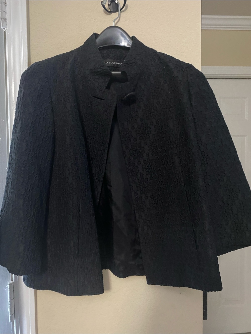 Dana Buchman Black Textured Cropped Jacket
